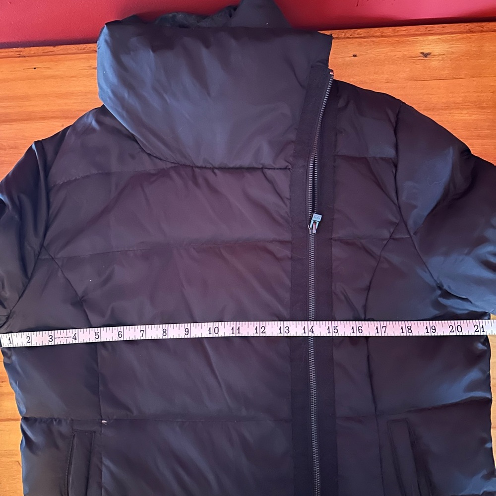 Black Andrew Marc women’s down jacket, size Large - Picture 7 of 7